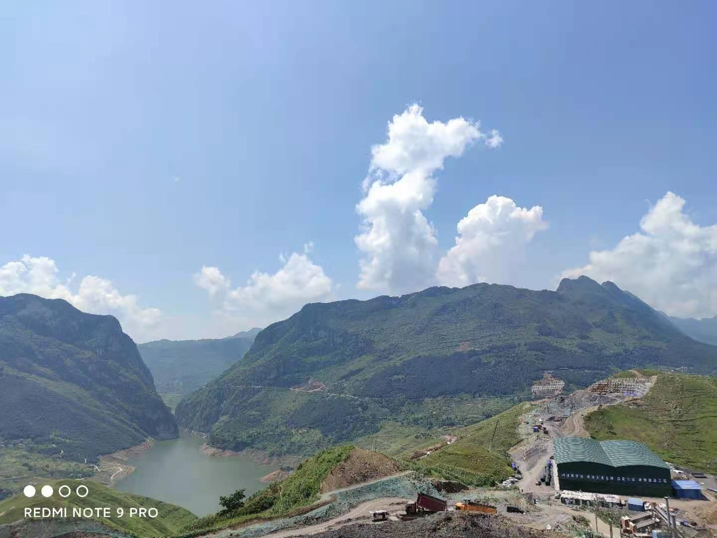 纳雍至晴隆高速，驶向自然美景，探寻内心平静的旅程