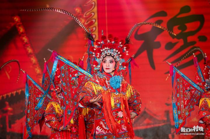 最新走秀璀璨瞬间，时尚潮流尽收眼底
