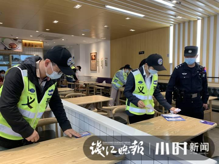 洛克东哥助手最新版，小巷中的隐藏宝藏，探索特色小店的无限魅力。
