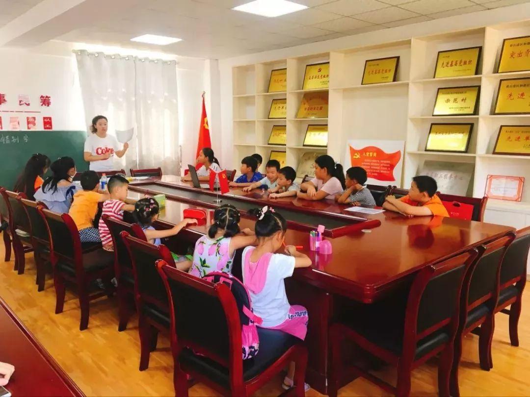 团徽最新款——科技之光，点亮未来生活的璀璨标识