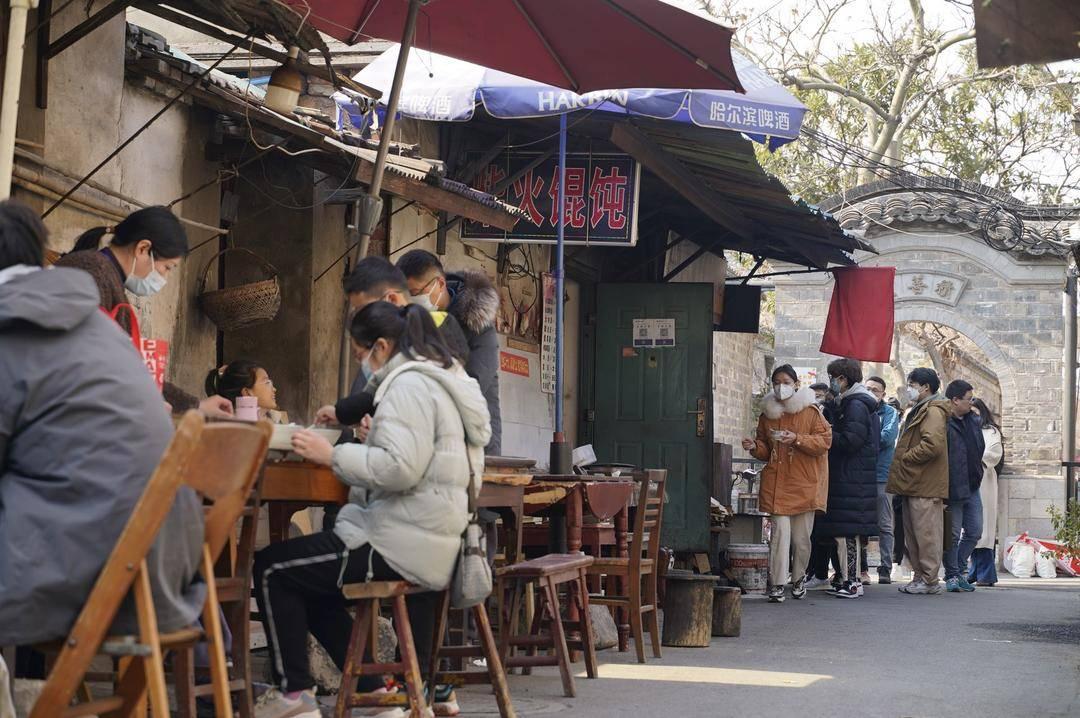 误入男团最新系列，小巷深处的特色小店探秘之旅