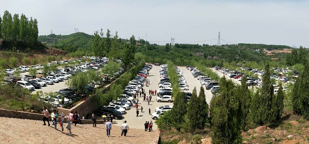 鑫地市场最新动态，自然美景探索之旅启程！