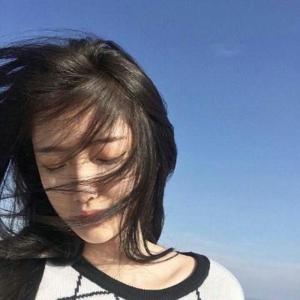 伤感女生头像精选，小巷艺术空间的艺术魅力
