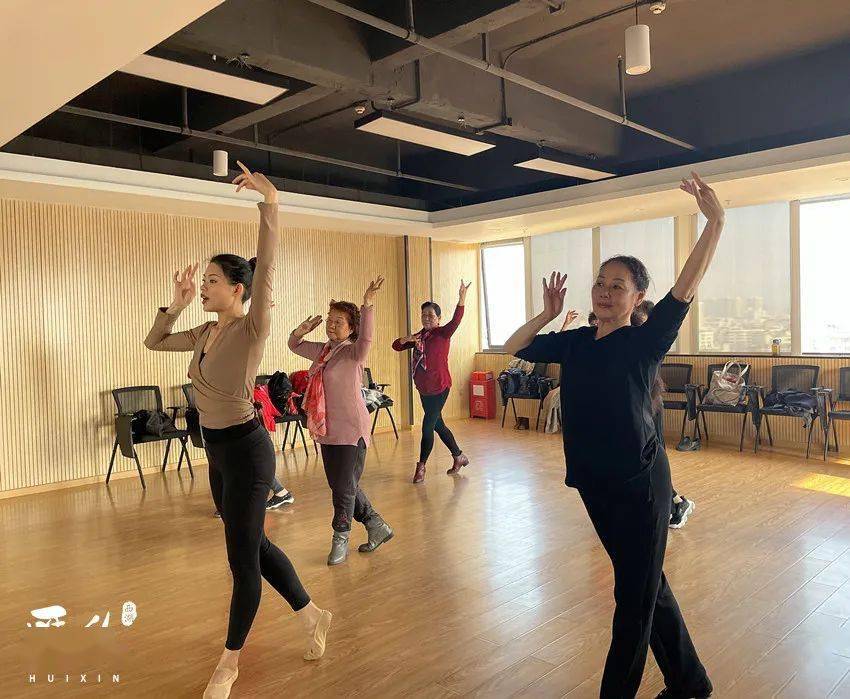 春英最新水兵舞，展现独特魅力与活力的一曲